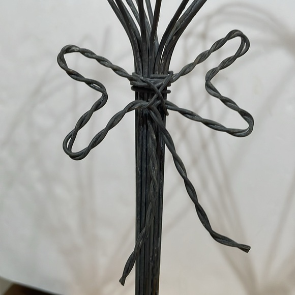 Vintage twisted wire metal hat stand - Picture 3 of 7